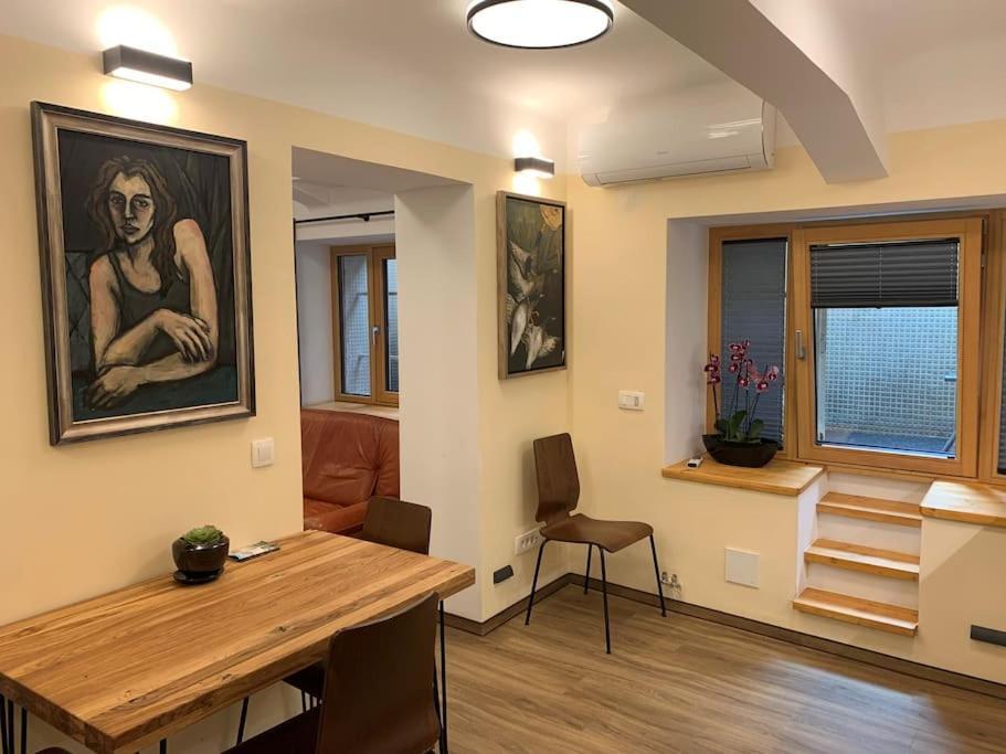 Art Apartment City Center Lj Ljubljana Exterior photo